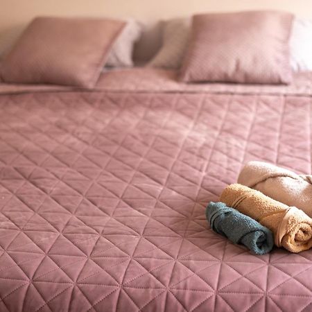 Shared Retro Vintage Luxury Apartment Bukarest Eksteriør billede