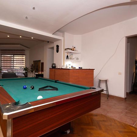 Shared Retro Vintage Luxury Apartment Bukarest Eksteriør billede