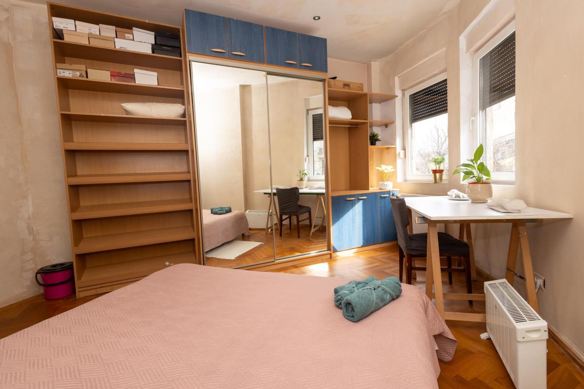 Shared Retro Vintage Luxury Apartment Bukarest Eksteriør billede