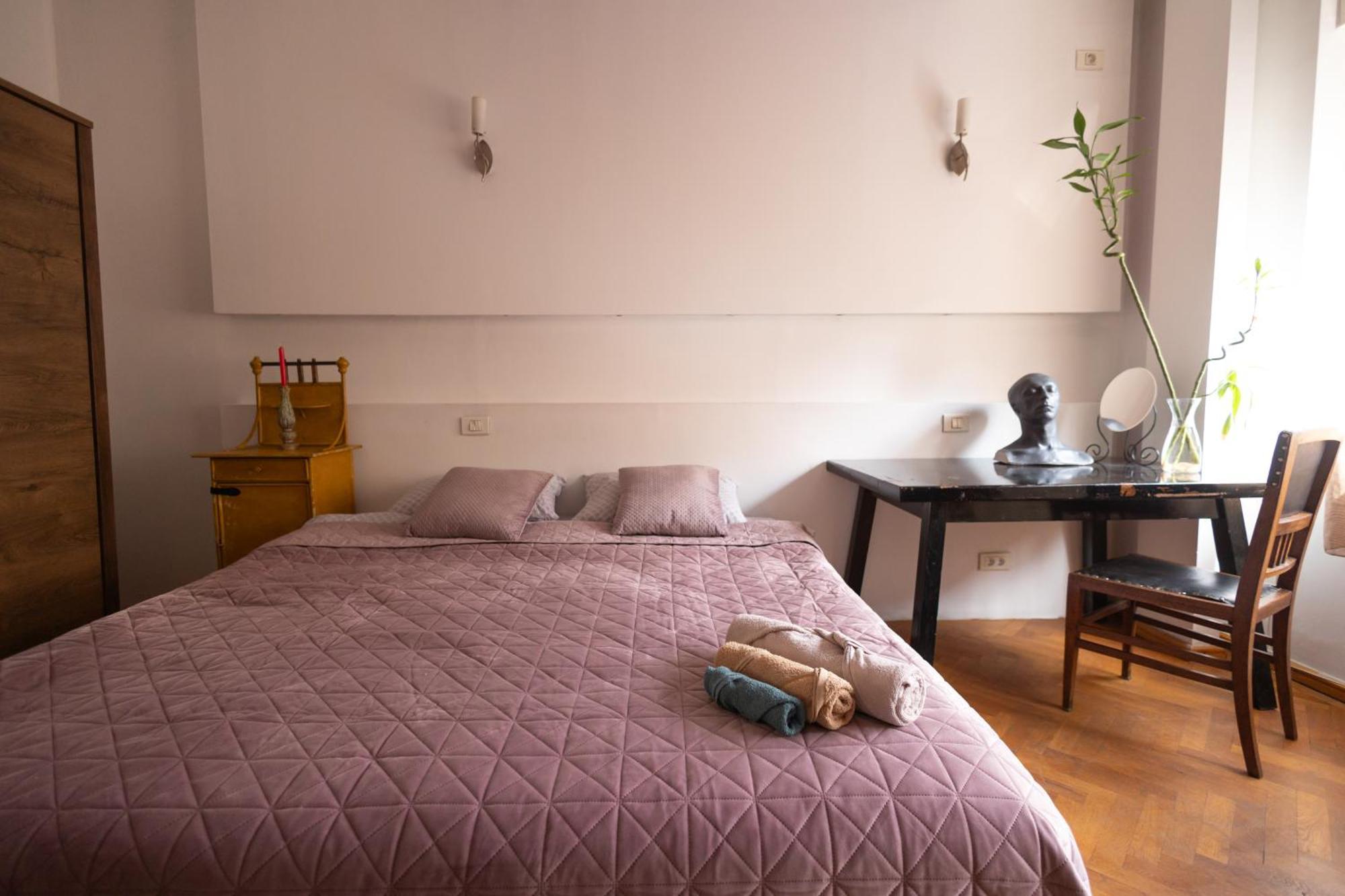 Shared Retro Vintage Luxury Apartment Bukarest Eksteriør billede