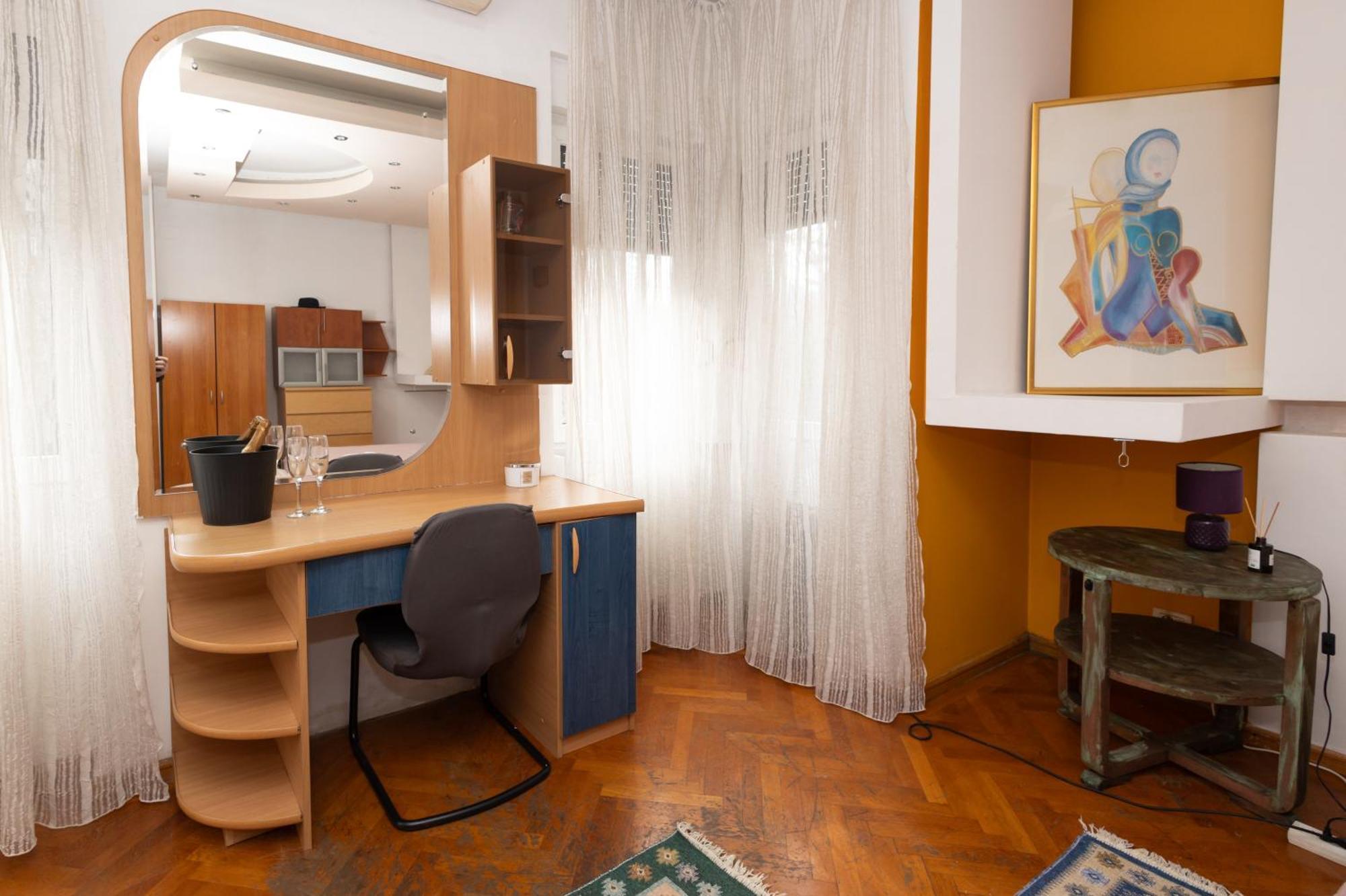 Shared Retro Vintage Luxury Apartment Bukarest Eksteriør billede